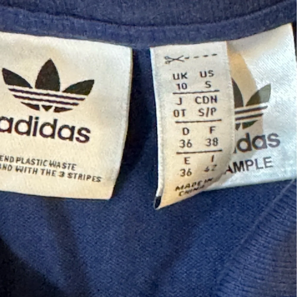 Adidas Navy Half-Zip Shirt

#1255 - Picture 6 of 8